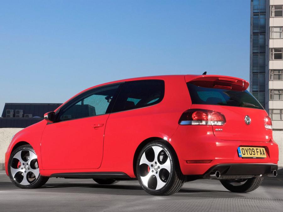  Volkswagen Golf GTi 3-Door 2009 года  (UK) (фото 9 из 12)